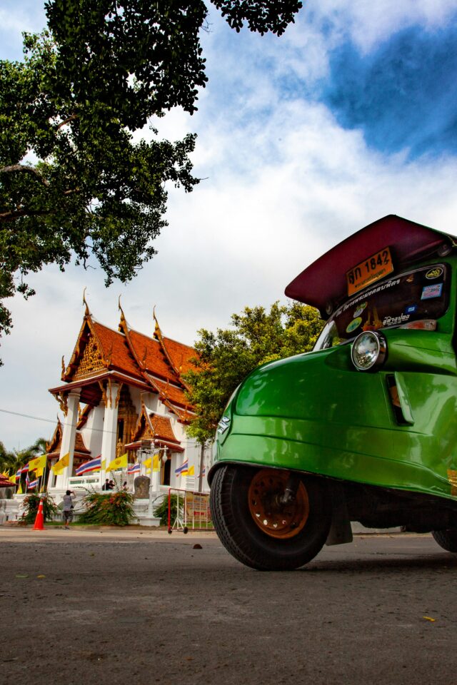 sippakorn-yamkasikorn-KowsdoyRdDg-unsplash https://bilyslon.com/wp-content/uploads/2025/04/sippakorn-yamkasikorn-KowsdoyRdDg-unsplash-1-640x960.jpg